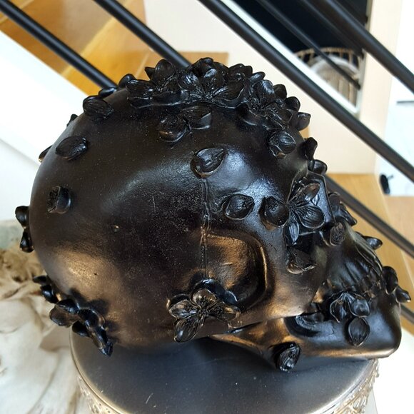 NEW! GOTH Romance HALLOWEEN Floral SKULL DECOR - Picture 4 of 5
